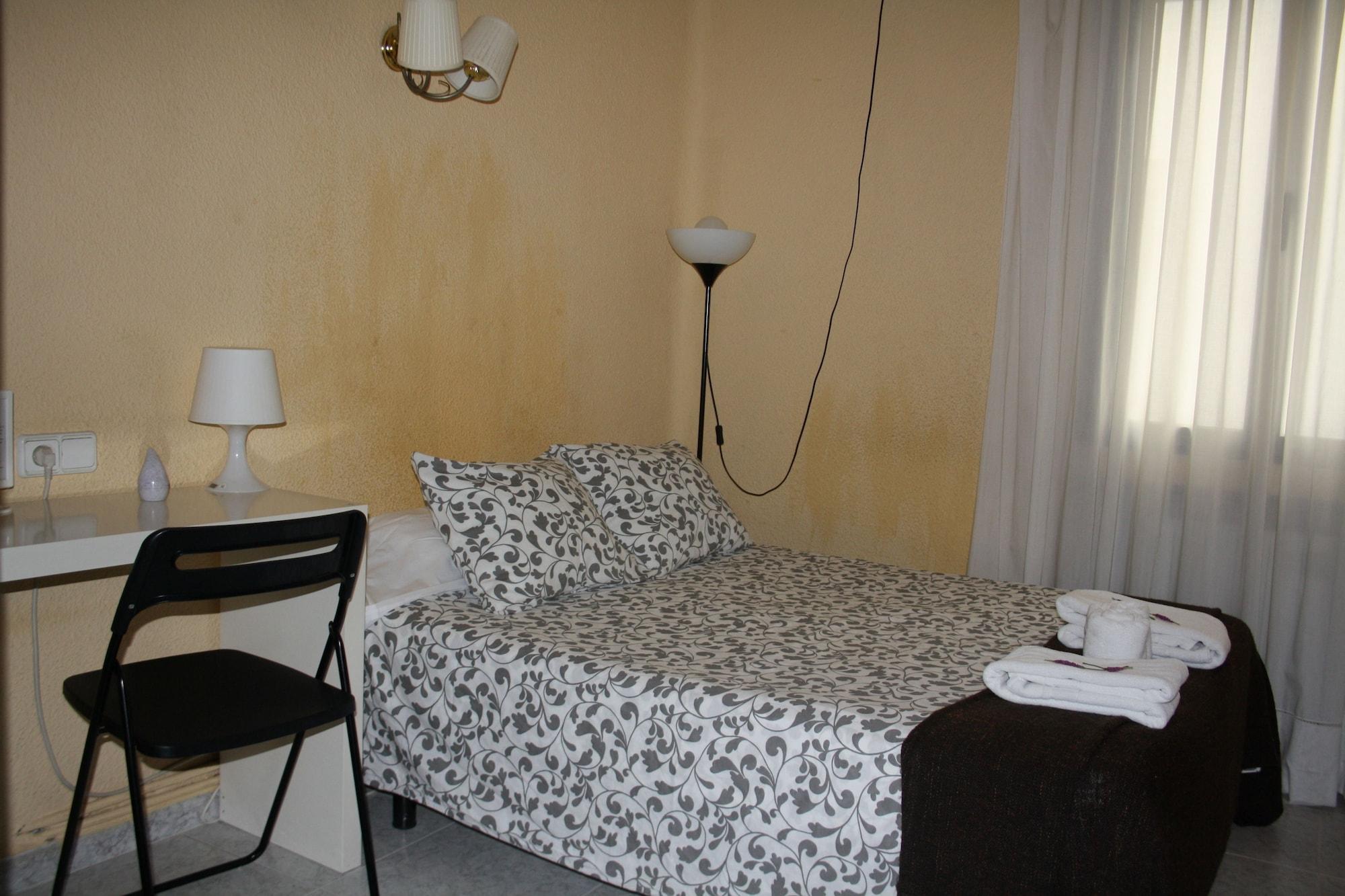 Hostal Rofer Madrid Exteriör bild