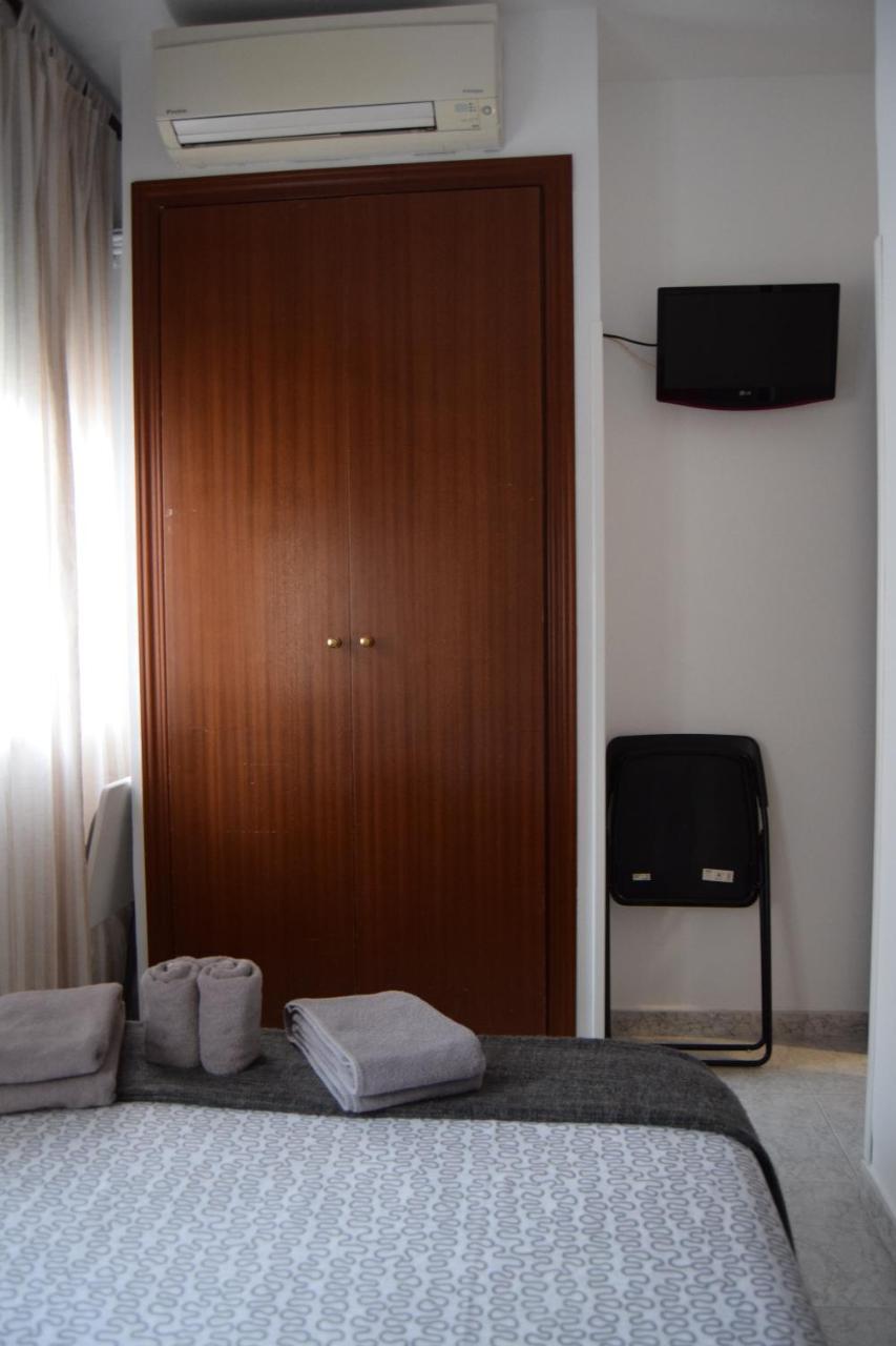 Hostal Rofer Madrid Exteriör bild