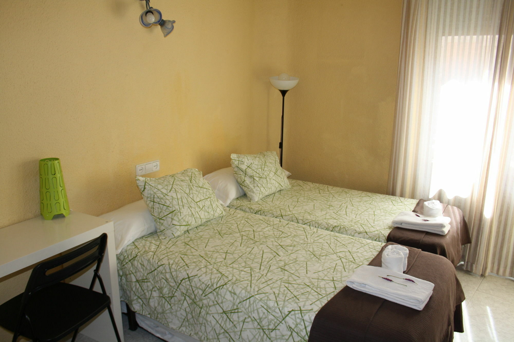 Hostal Rofer Madrid Exteriör bild
