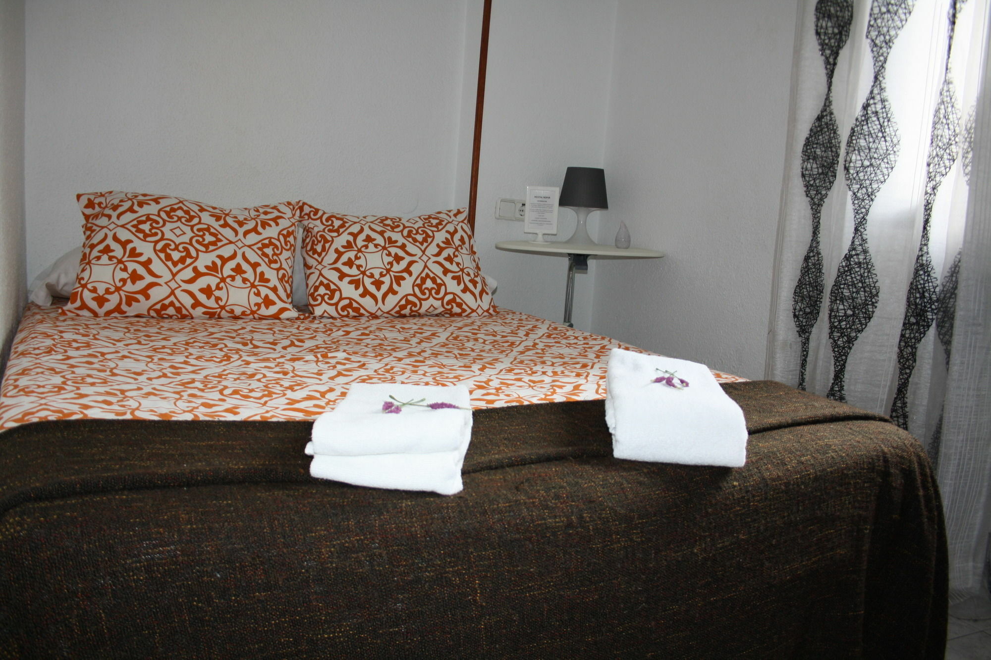 Hostal Rofer Madrid Exteriör bild